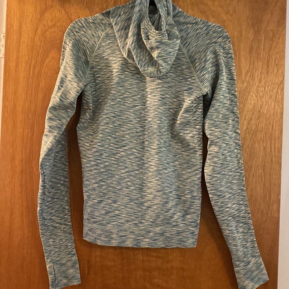 Small Sweaty Betty blue and green outdoor technical wear sweatshirt - Picture 4 of 6